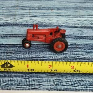 Vtg 1/64 Unbranded ertl? N/frontend IH diecast tractor don't roll display only